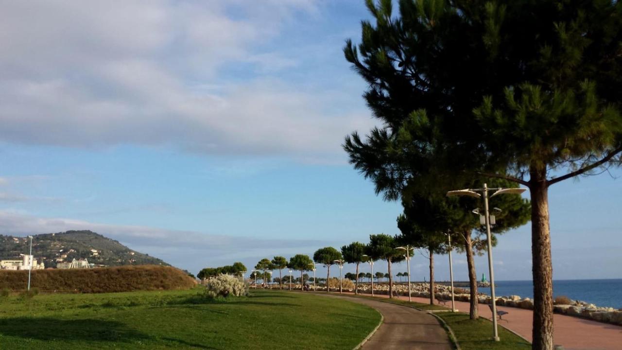 Appartamento Incantevole A 100Metri Dal Mare E Accanto Alla Pista Ciclabile Imperia Εξωτερικό φωτογραφία